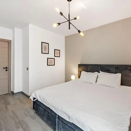 Cosmic Mood10 By Alezzi Apartment Navodari